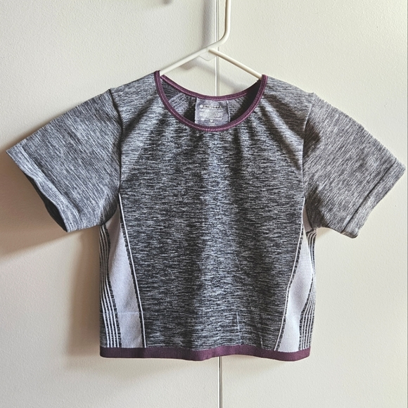 Athleta Impact Crop Top in Women's M - Picture 4 of 15